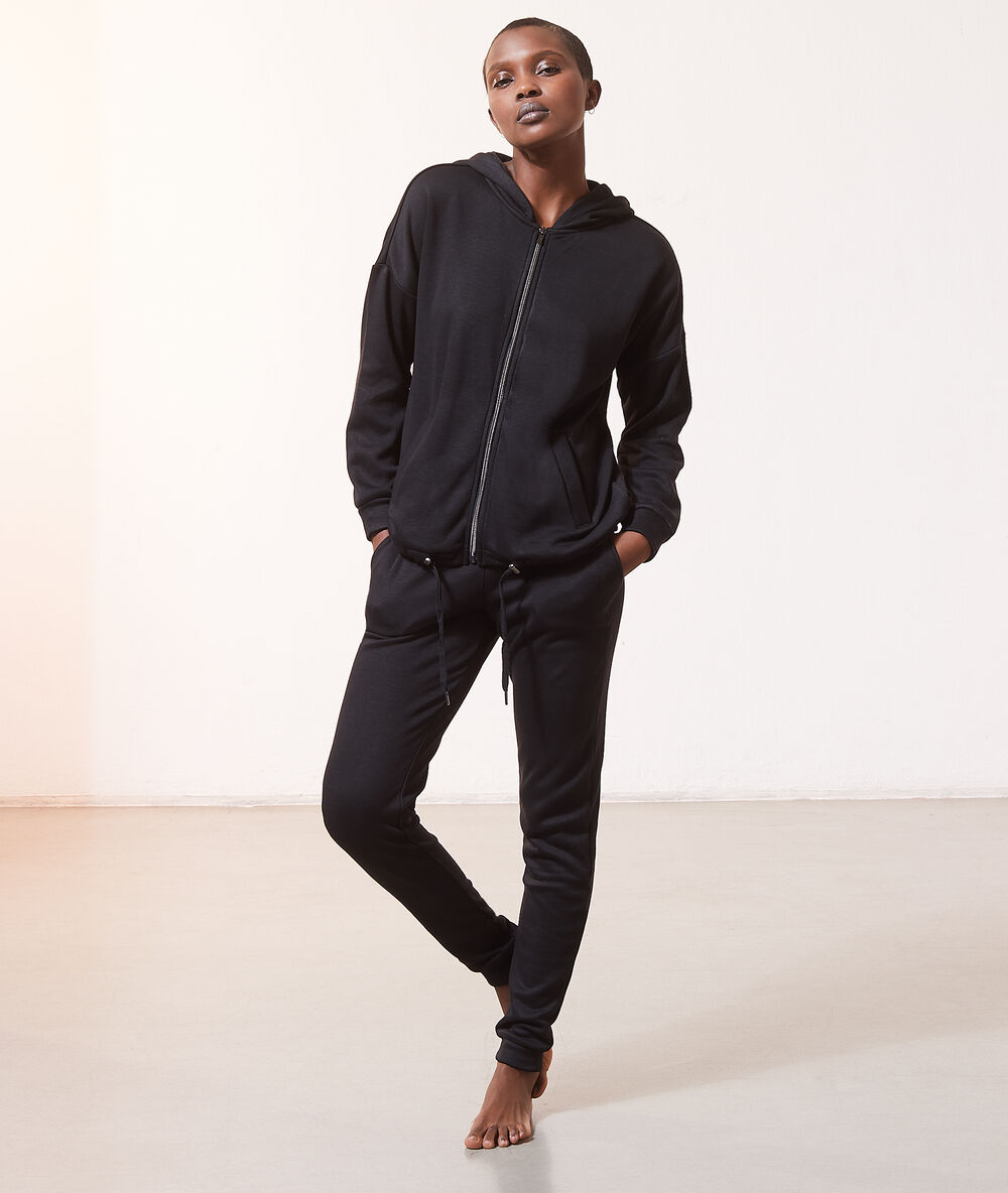 Veste homewear noir.