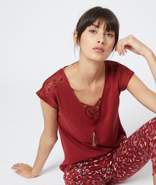 Tričko s krajkov&yacute;mi z&aacute;dy bord&oacute;.