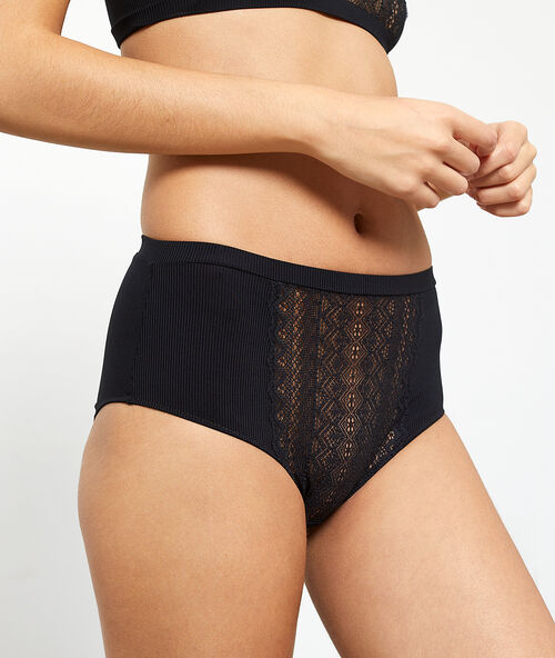 Kalhotky s vysok&yacute;m pasem a krajkou čern&aacute;.